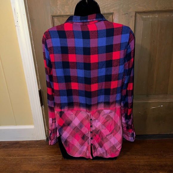 ⭐️Lucky Brand Red & Blue Plaid Button Up Pink Ombre Long Sleeve Shirt Size S - Picture 5 of 11